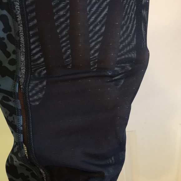 Lululemon pants - Picture 5 of 8